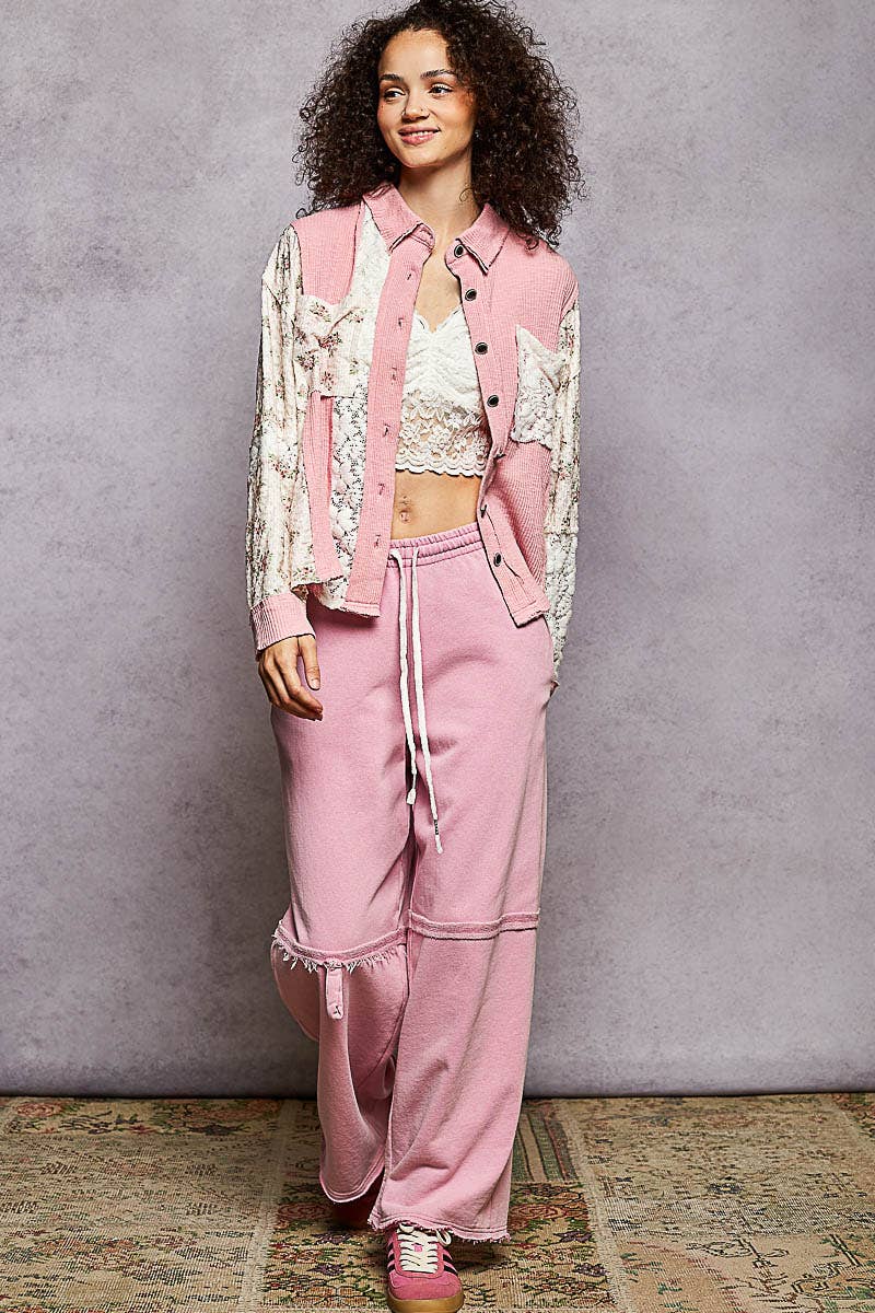 POL Oversized floral contrast front pockets shirt