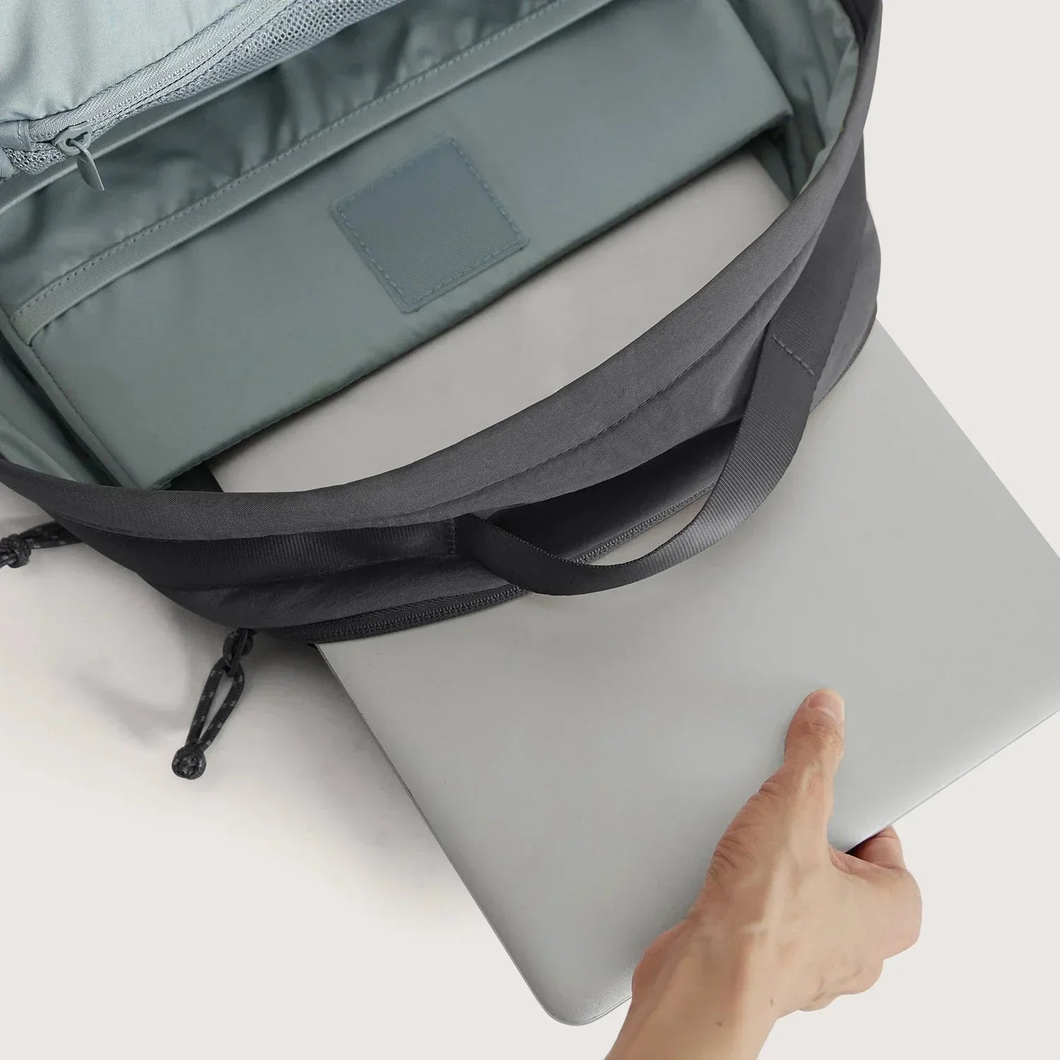 (FREE GIFT)Crush 18L Backpack