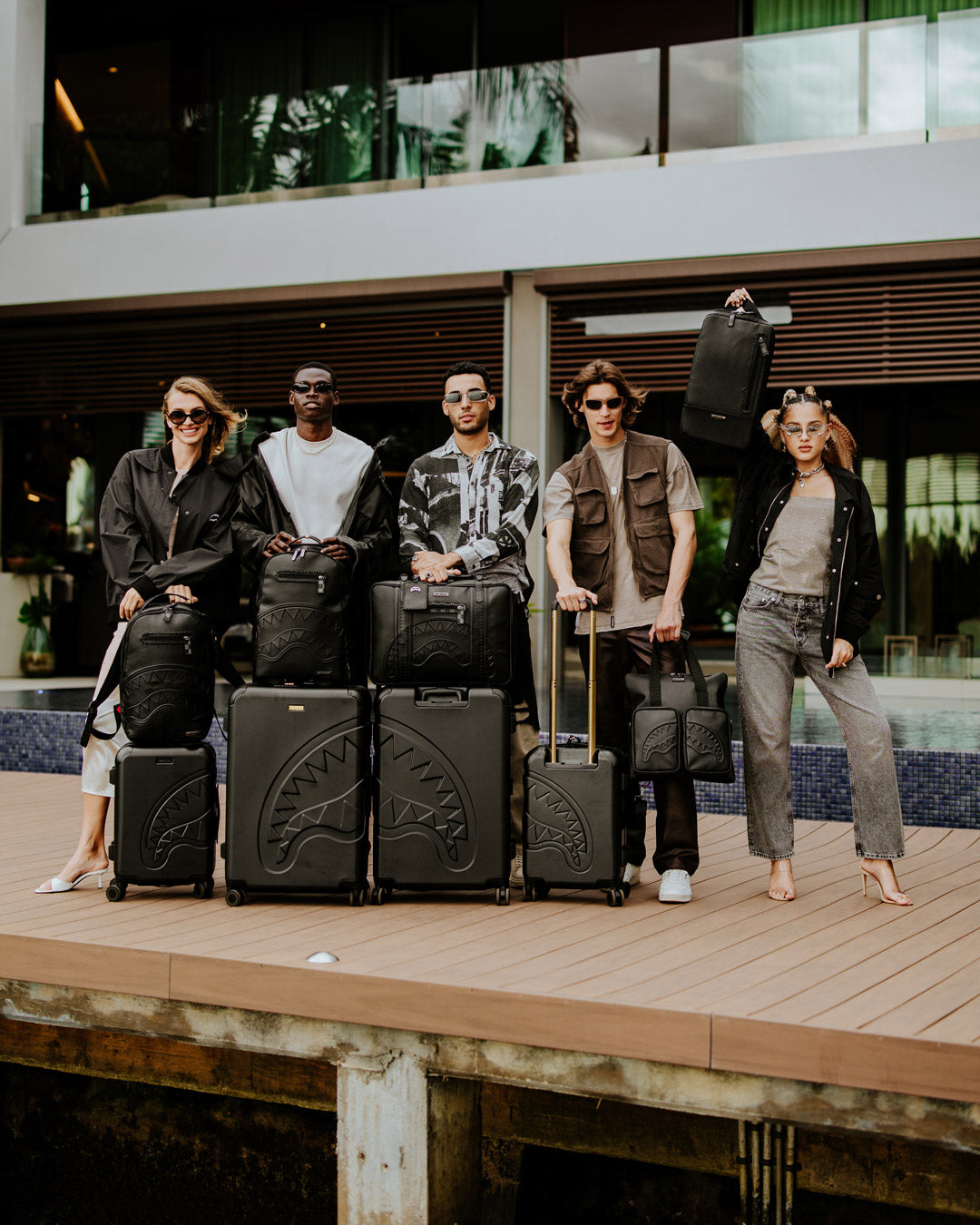 REALITY CHECK SHARKITECTURE FULL-SIZE JETBLACK LUGGAGE (GUNMETAL HARDWARE)