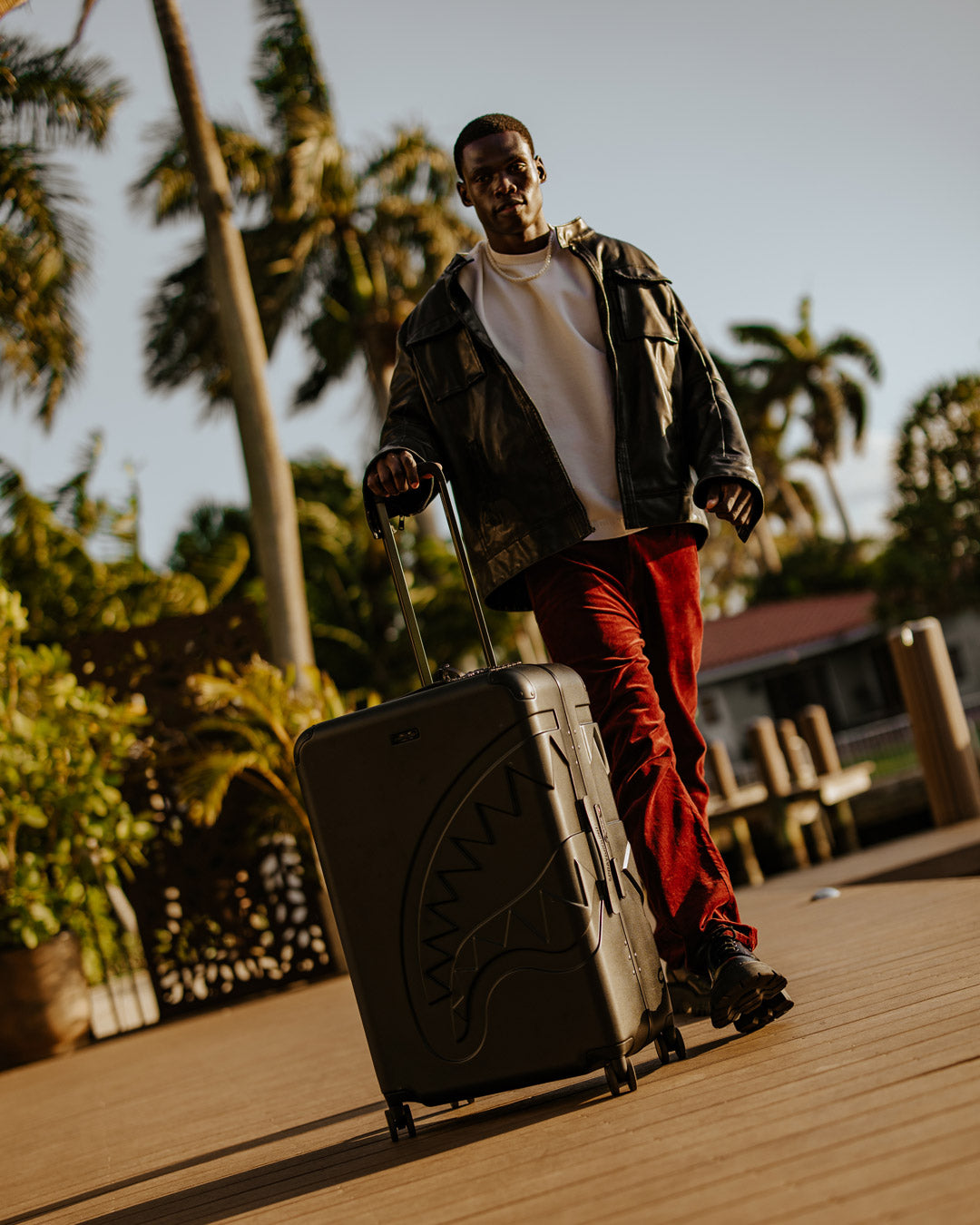 REALITY CHECK SHARKITECTURE FULL-SIZE JETBLACK LUGGAGE (GUNMETAL HARDWARE)