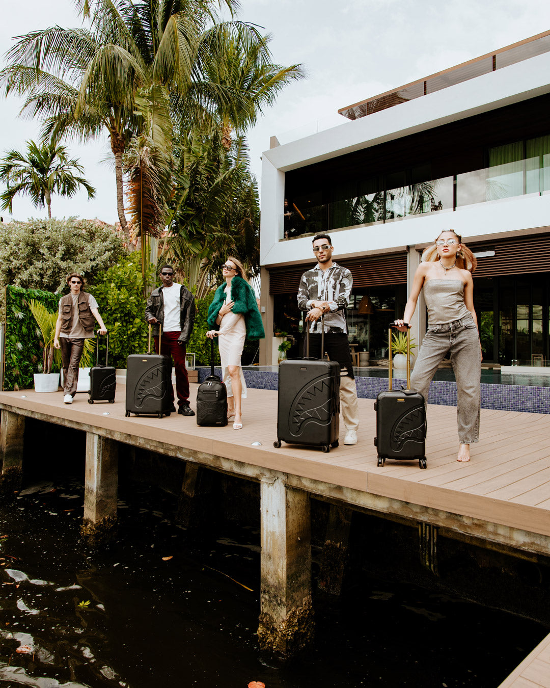 REALITY CHECK SHARKITECTURE CARRY-ON JETBLACK LUGGAGE (GOLD HARDWARE)