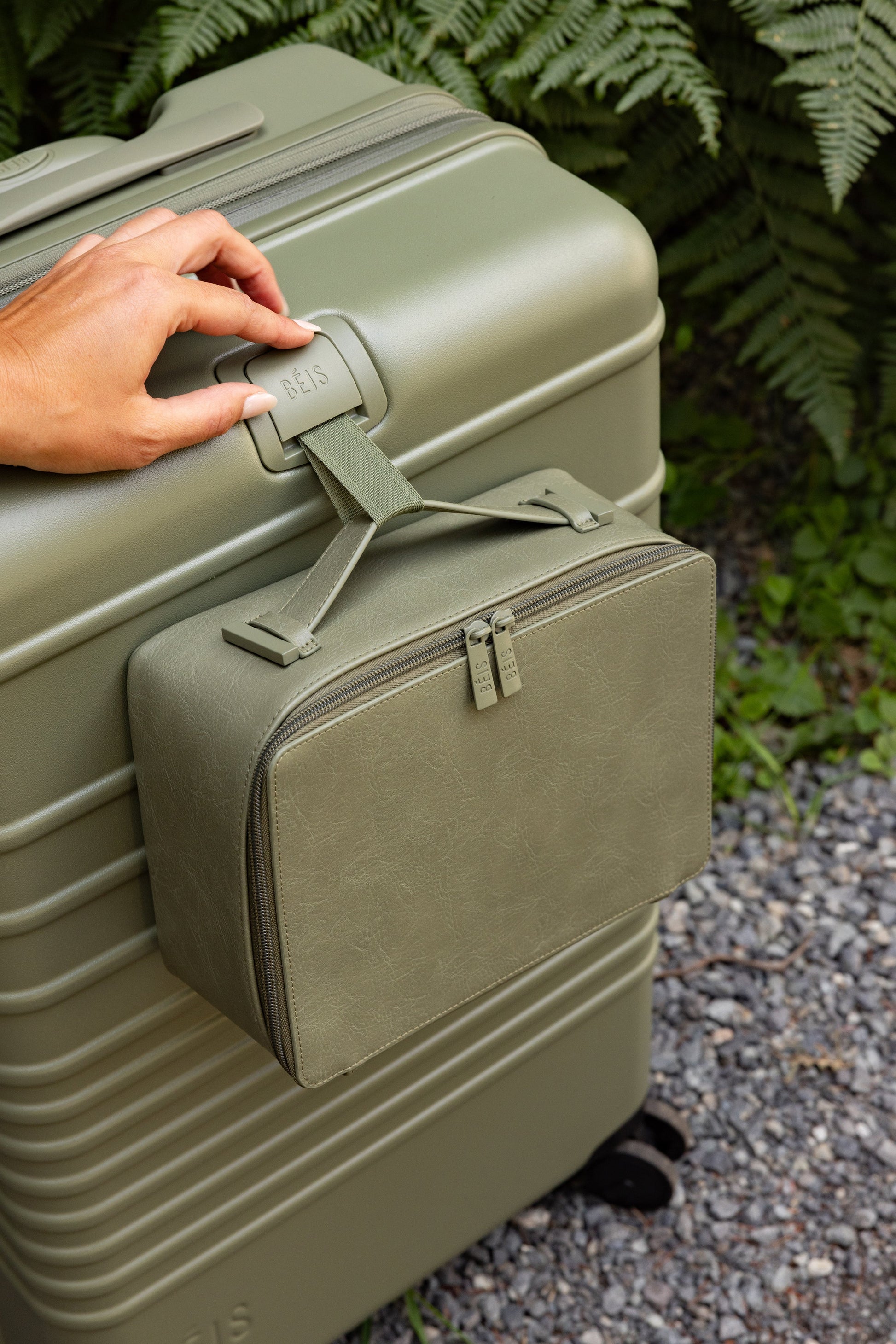 Resale The Cosmetic Case in Olive