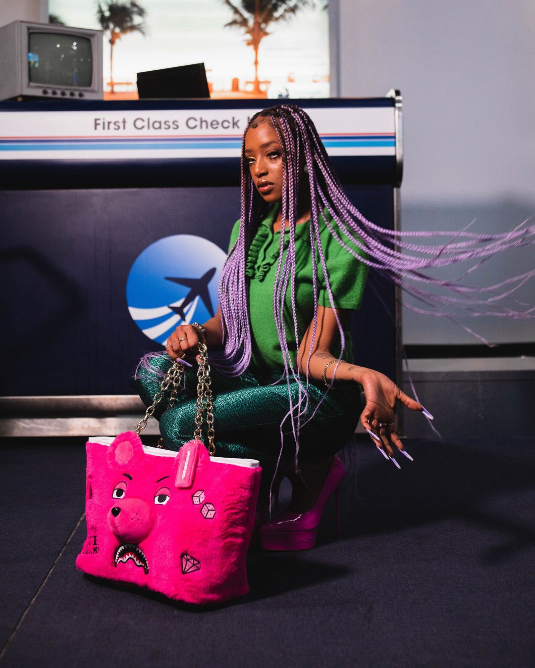 PLUSH MONEYBEAR TOTE (PINK)